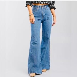 Wrangler Women's Blue Wide Leg Jeans. Size 30 by 34” length. No stretch.